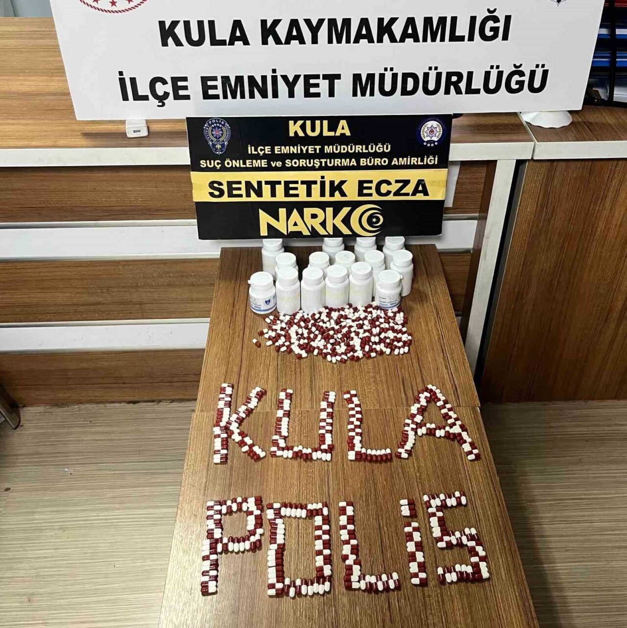 Manisa’nın Kula ilçesinde uyuşturucu ile mücadele kapsamında İlçe Emniyet Müdürlüğü