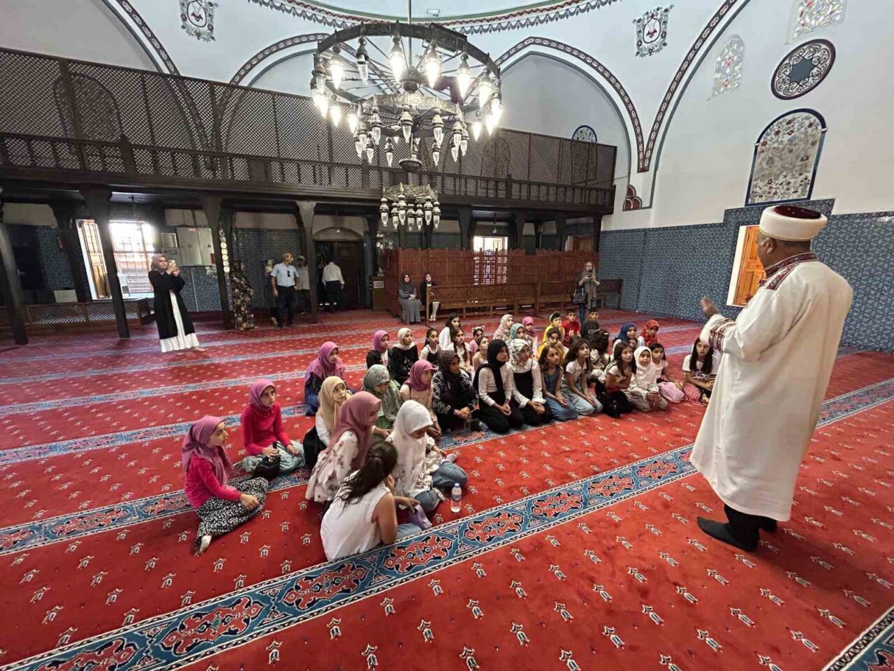 Van’da yaz Kur’an kurslarına katılan öğrenciler, inanç turizmi açısından önemli