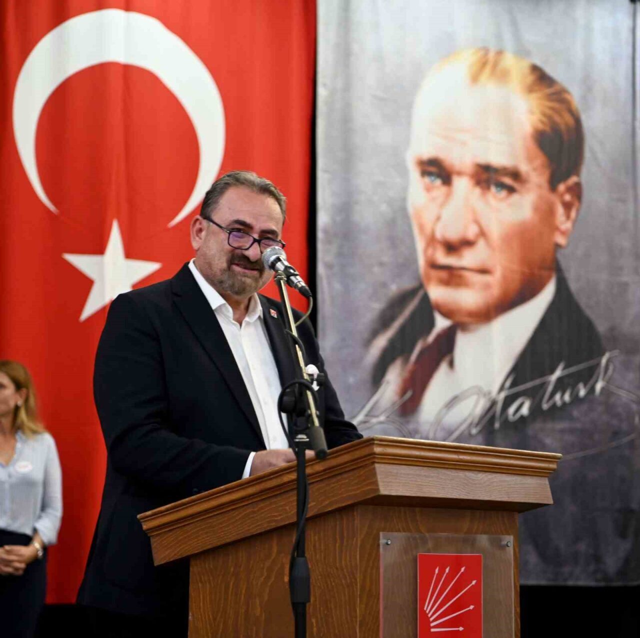 Kuşadası Belediyesi CHP Meclis Üyesi ve Ziraat Mühendisi Hasan Göçmen,