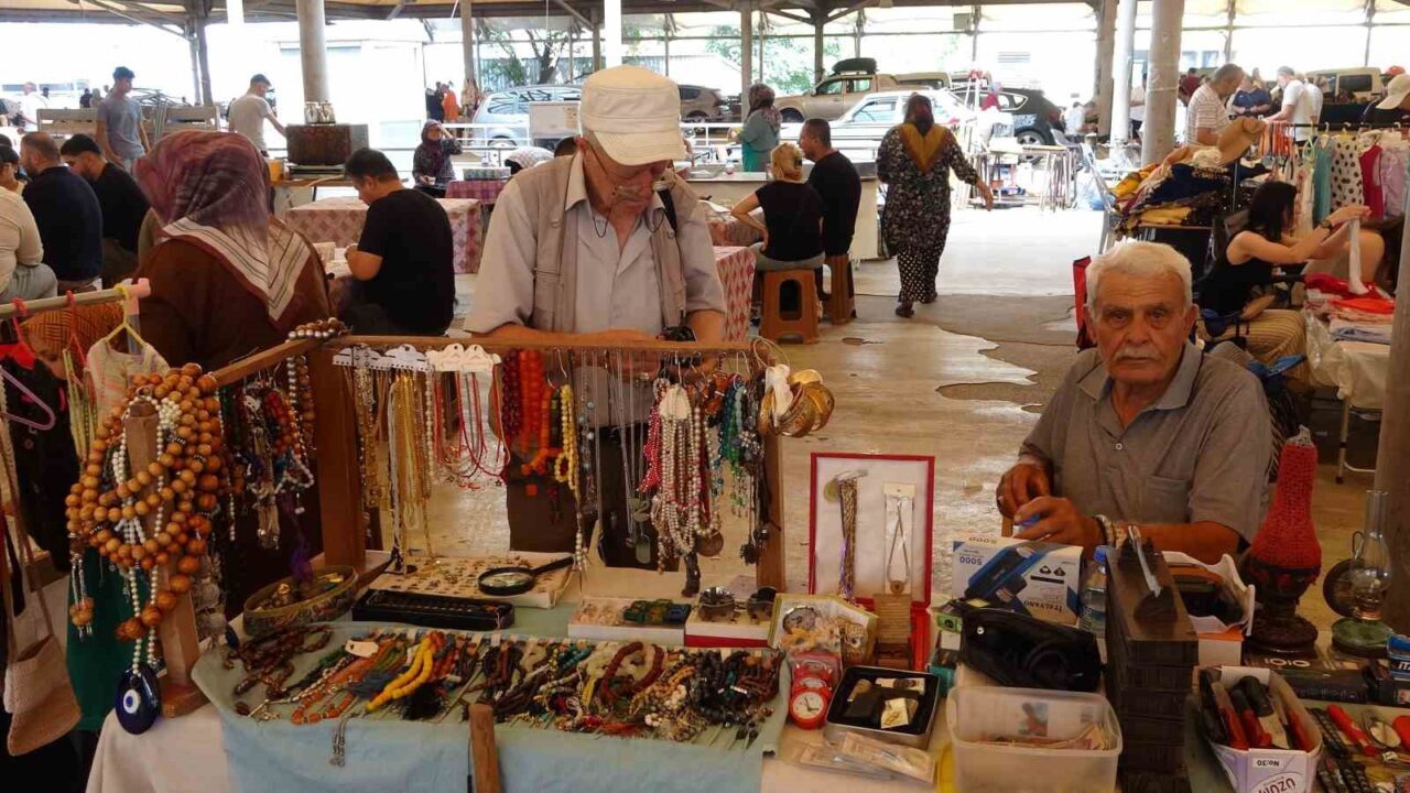 Kütahya’da geleneksel hale gelen Antika Pazarı, 30’uncu kez kapılarını açtı.
