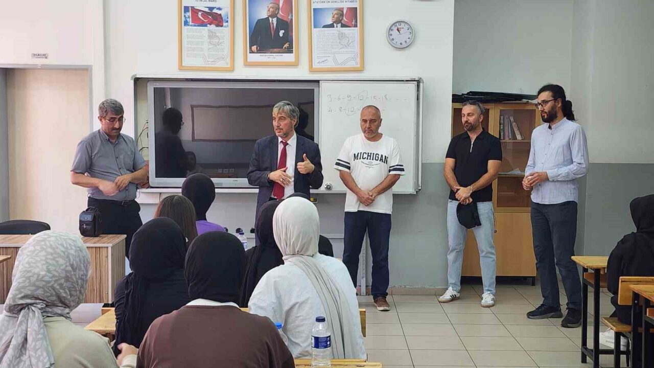 Kütahya İl Millî Eğitim Müdürü Mustafa Yılmaz, Ortaöğretim Hizmetleri Şube