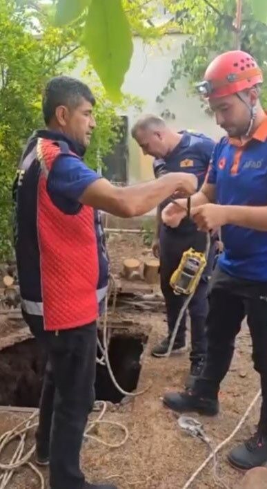 Osmaniye’de kullanılmayan 18 metrelik su kuyusuna düşen yavru kediyi itfaiye