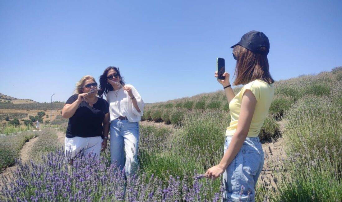 Kayseri merkezli güzellik ve kişisel bakım markası Auran Kozmetik, çalışanları