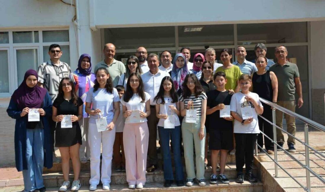 Antalya’nın Kumluca ilçesinde Liselere Geçiş Sistemi (LGS) sınavında Türkiye genelinde