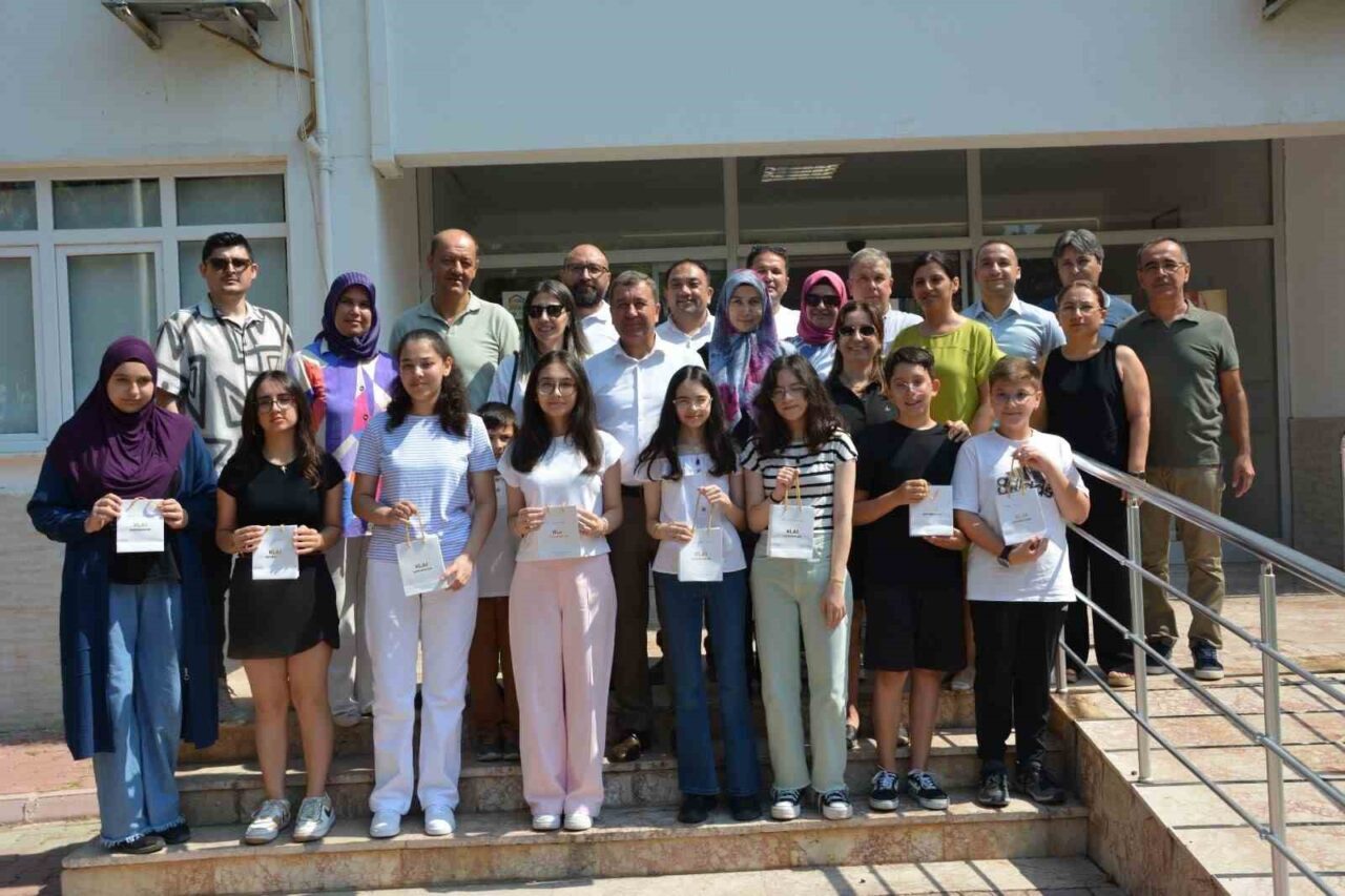 Antalya’nın Kumluca ilçesinde Liselere Geçiş Sistemi (LGS) sınavında Türkiye genelinde