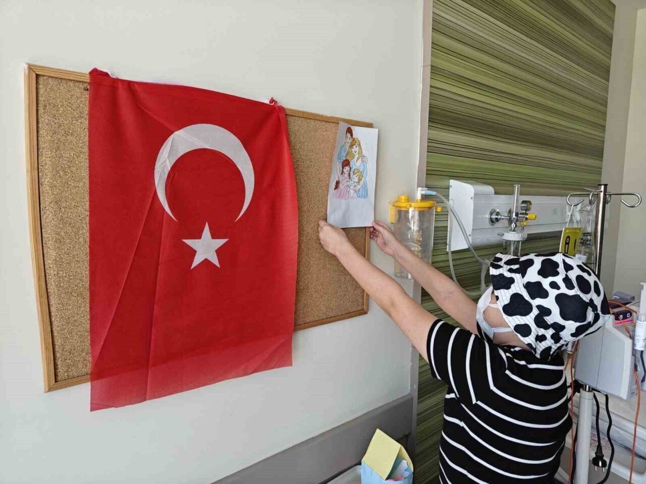 Kayseri Şehir Hastanesi’nde 2. kez lösemi tedavisi tamamlanan küçük kız