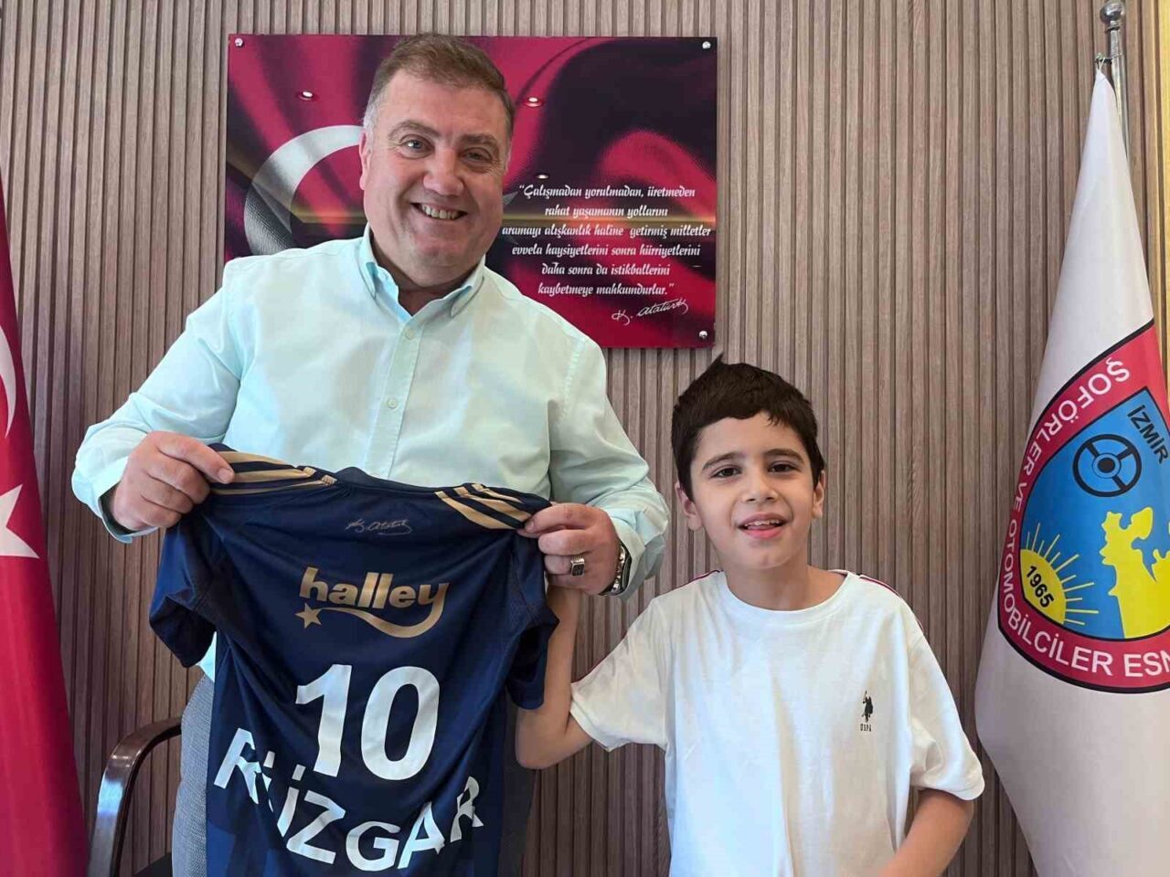 İzmir’de henüz 3 yaşındayken lösemi teşhisi konulan Rüzgar Kırgülü, güçlü