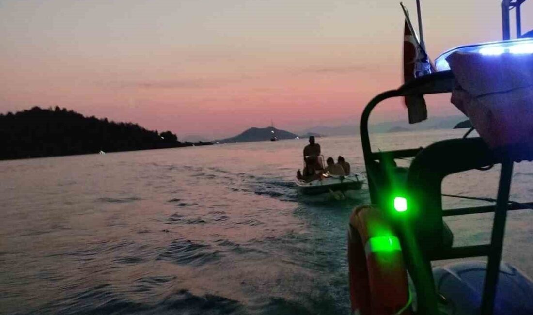 Muğla’nın Fethiye ilçesi açıklarında içerisinde 4 kişi bulunan tekne makine