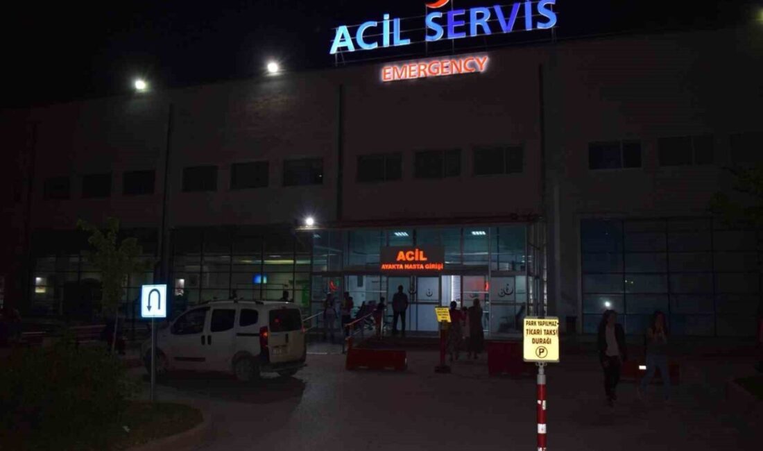 Malatya’nın Yeşilyurt ilçesinde yaşanan kavgayı ayırmak isterken bıçaklanan bir şahıs