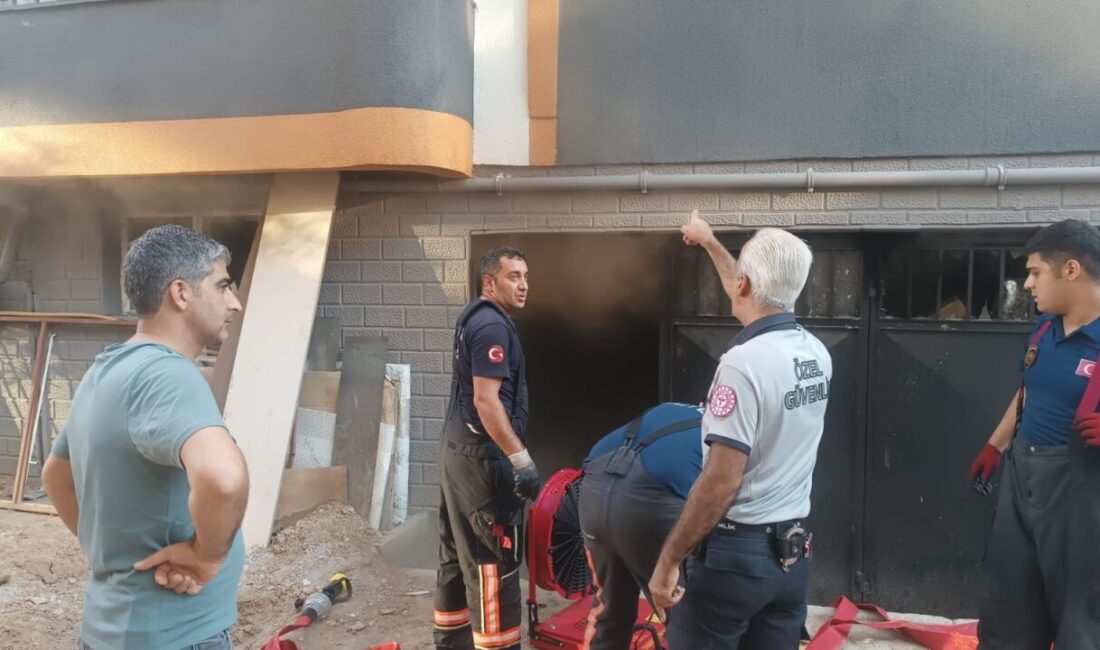 Malatya’nın Yeşilyurt ilçesinde bir depoda çıkan yangın, itfaiye ekiplerinin müdahalesiyle
