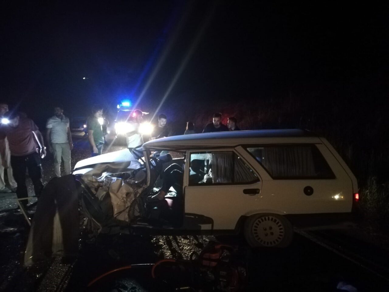 Malatya’nın Darende ilçesinde hafif ticari araç ile otomobilin kafa kafaya