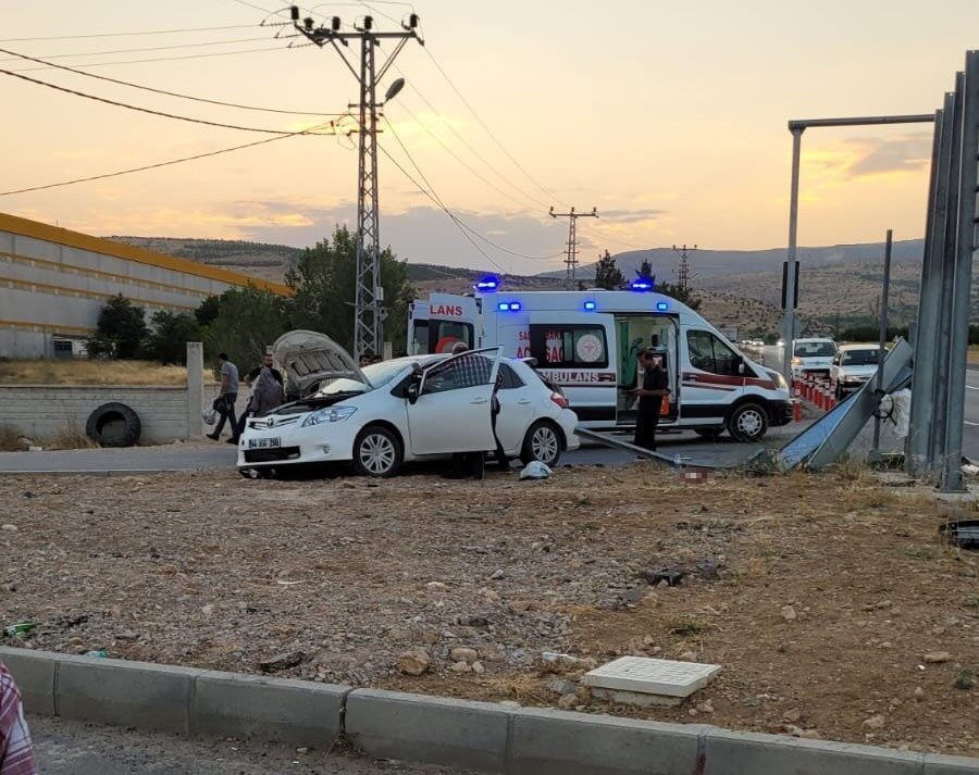 Malatya’nın Akçadağ ilçesinde iki aracın çarpıştığı kazada 1 kişi hayatını