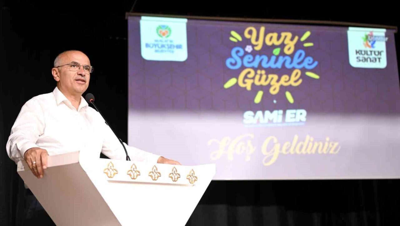 Malatya Büyükşehir Belediye Başkanı Sami Er, Yatılı Hafızlık Kursu öğrencileriyle