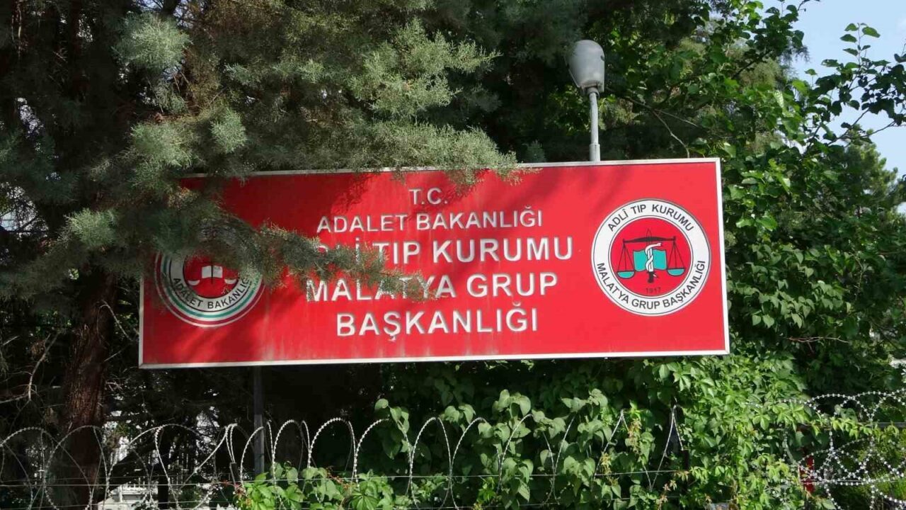 Malatya’da yolun karşısına geçmeye çalışırken otomobilin çarptığı yaşlı adam hayatını