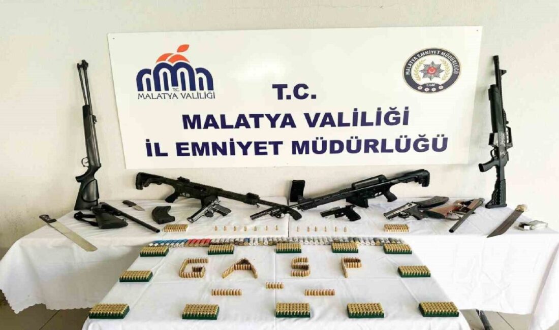 Malatya’da sosyal medyada ve kamuya açık alanlarda silah teşhiri yapan