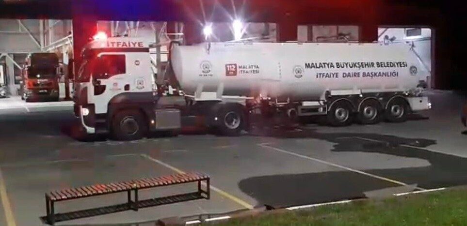 Kahramanmaraş’ın 12 Şubat ilçesi Ilıca mevkiinde çıkan orman yangınına Malatya’dan