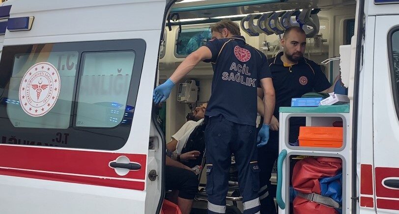 Maltepe’de servis otobüsü şarampole yuvarlandı. Kazada 8 kişi yaralandı. Kaza,