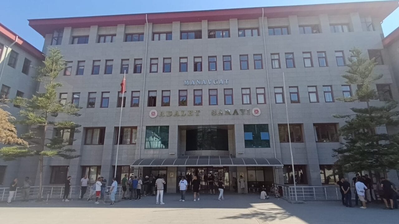 Antalya’da Manavgat Belediyesine düzenlenen rüşvet, irtikap ve zimmet operasyonunda adliyeye