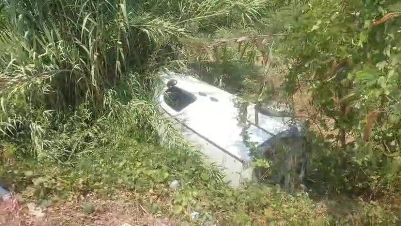 Antalya’nın Manavgat ilçesinde seyir halindeki hafif ticari araç, boş sulama