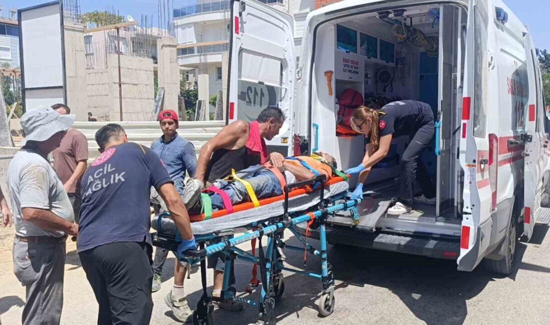 Antalya’nın Manavgat ilçesinde inşaatta çalışan işçi 3 metre yükseklikten düşerek