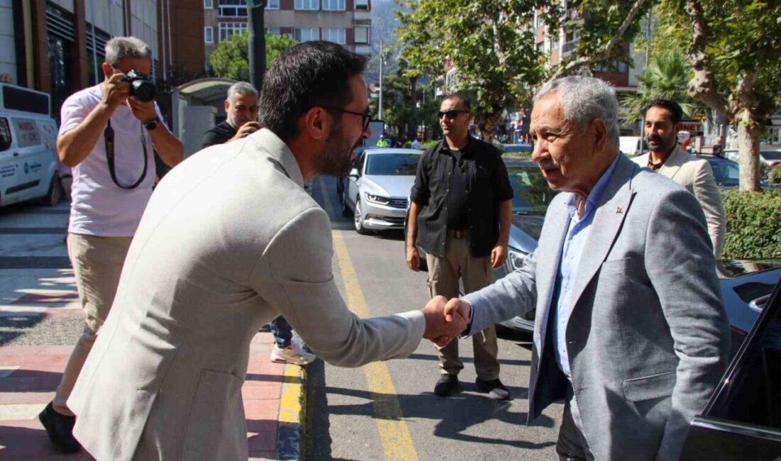 Manisa Gazeteciler Cemiyeti Başkanı Önder Aydın ile bir araya gelen