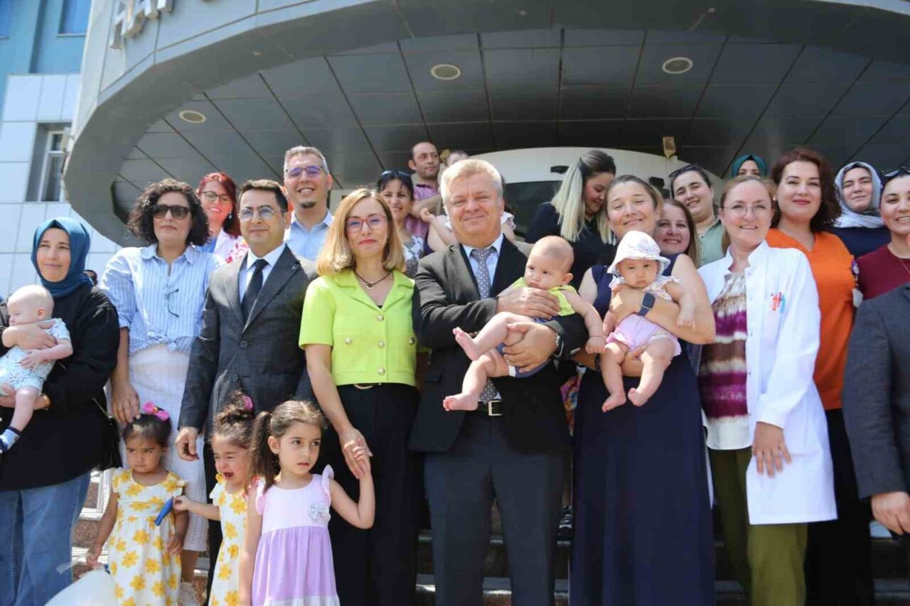 Manisa Celal Bayar Üniversitesi Tüp bebek merkezinde gördükleri tedaviyle çocuk