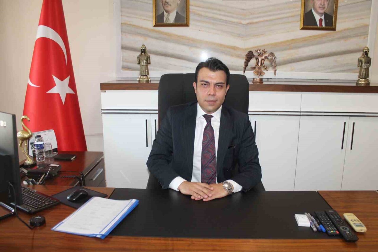 Balıkesir’in Manyas ilçesine atanan Kaymakam Vekili Coşkun Topuz, görevine başladı.