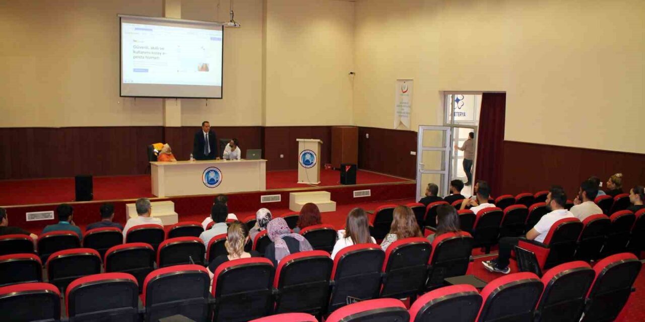 Midyat Devlet Hastanesi bünyesinde görev yapan doktor ve otomasyon personeline,