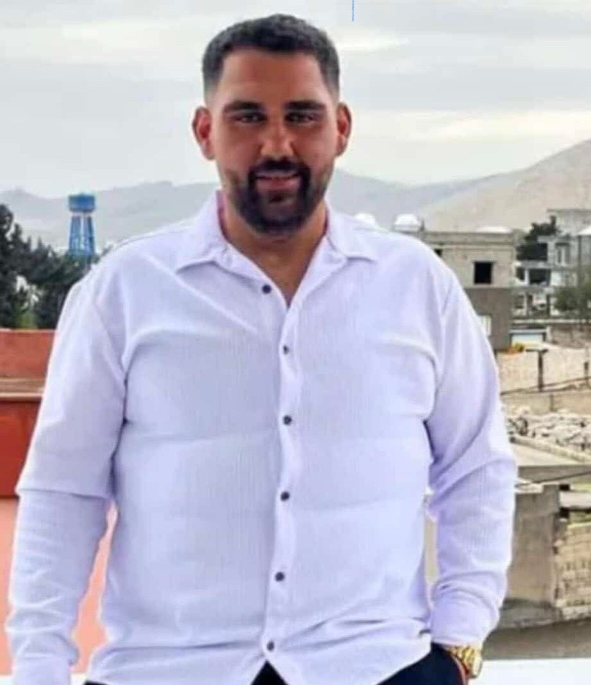 Mardin’in Artuklu ilçesinde bir binanın çatısında kaynak yaptığı sırada elektrik