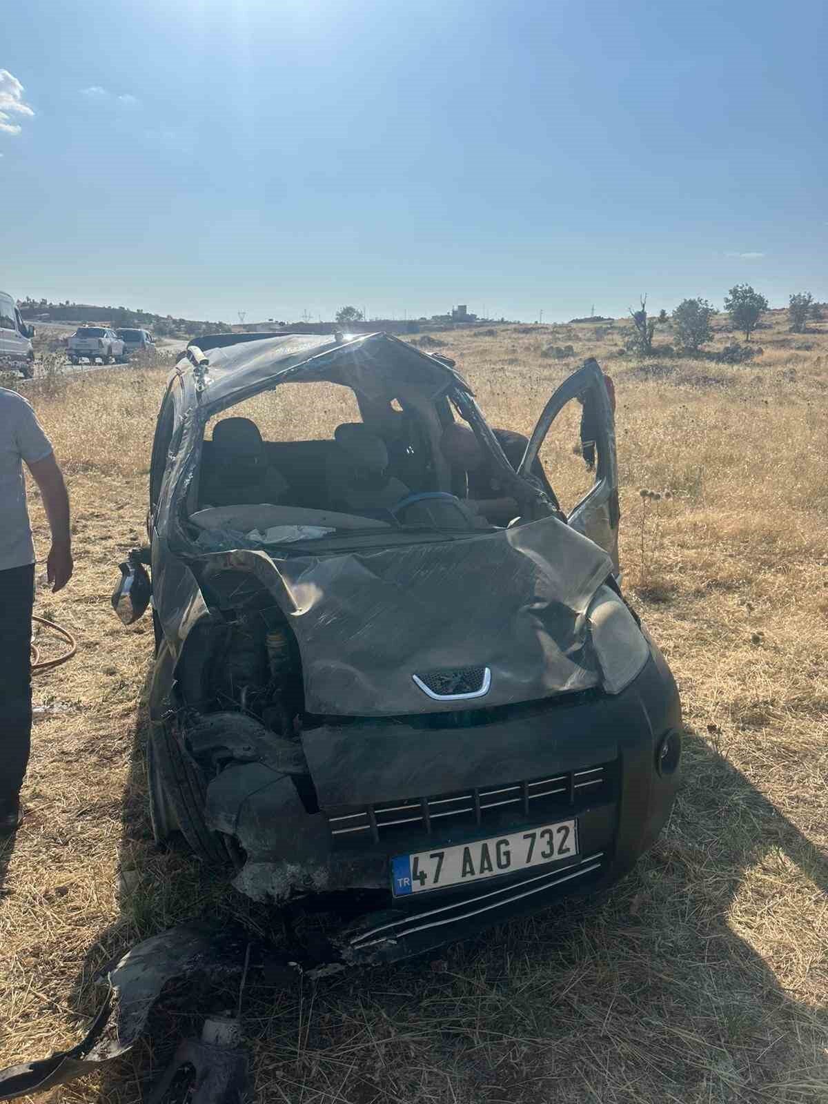 Mardin’in Dargeçit ilçesinde kontrolden çıkan hafif ticari aracın takla atması