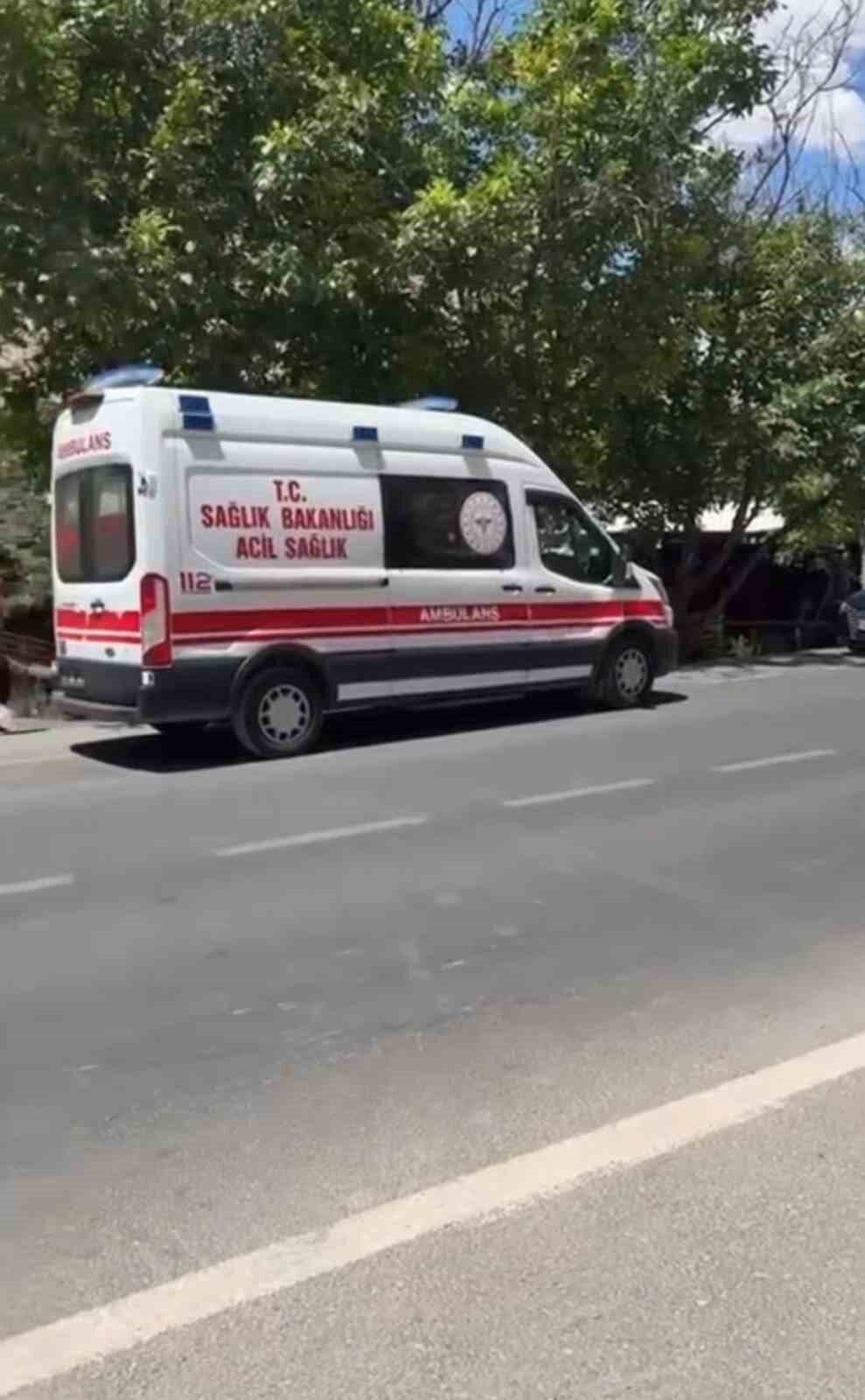 Mardin’de iki otomobilin çarpışması sonucu meydana gelen trafik kazasında 4