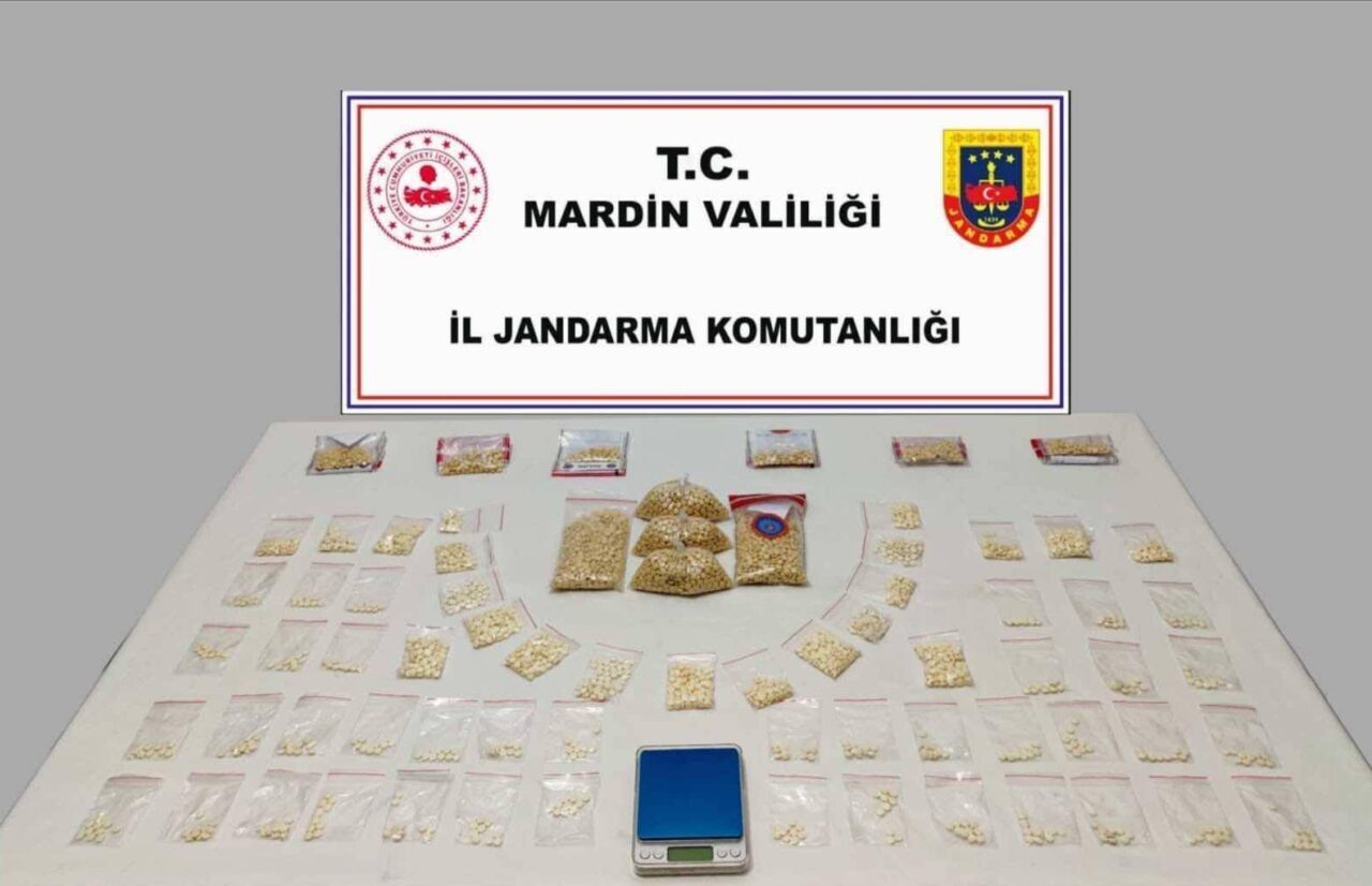 Mardin’in Kızıltepe ilçesinde jandarma ekiplerince düzenlenen uyuşturucu operasyonunda 1 şüpheli