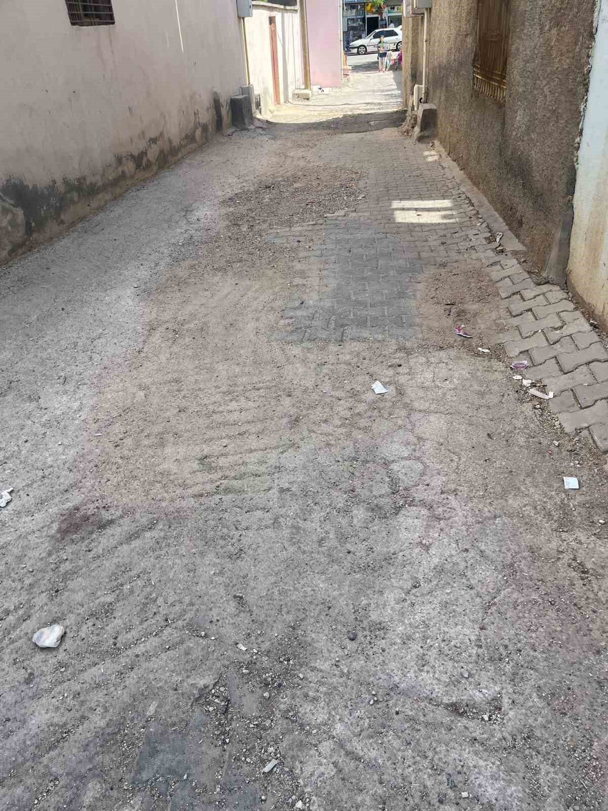 Mardin’de yapılmayan bozuk sokaktaki bozuk cadde, vatandaşları çileden çıkardı. Mardin’in