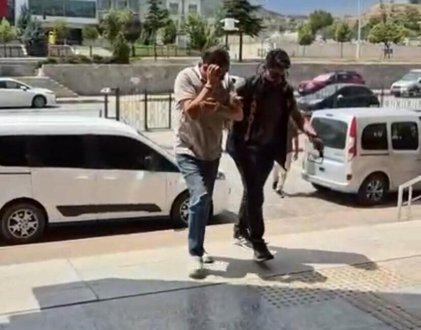 Çankırı’da bir zincir marketten et çaldıkları tespit edilen lokanta işletmecisi