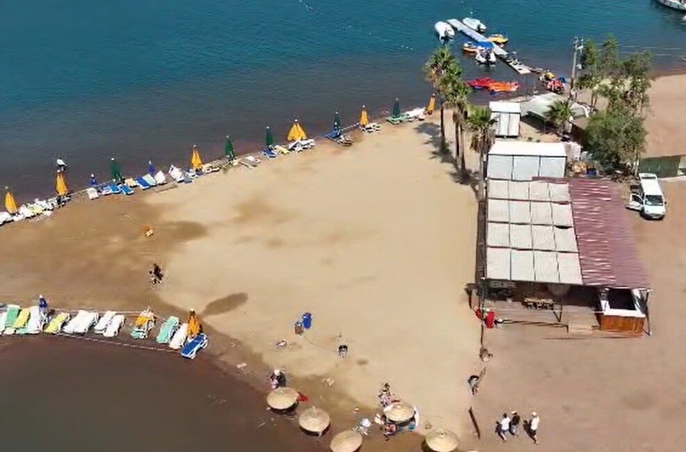 Muğla’nın Marmaris ilçesine bağlı Orhaniye Mahallesi’nde, hem 1. derece doğal