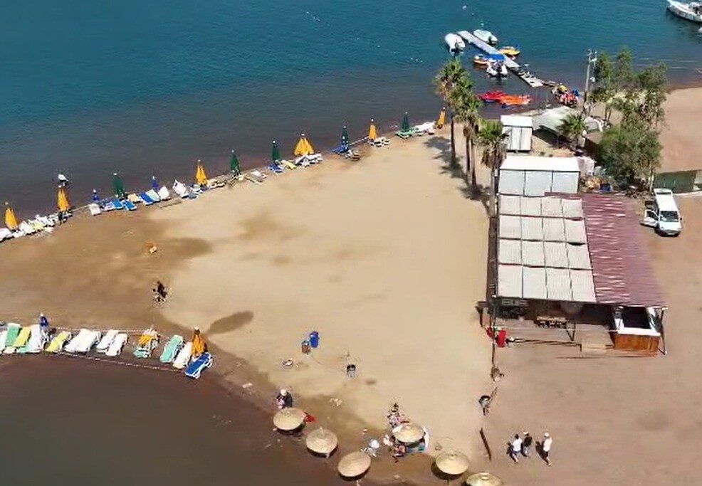 Muğla’nın Marmaris ilçesine bağlı Orhaniye Mahallesi’nde, hem 1. derece doğal