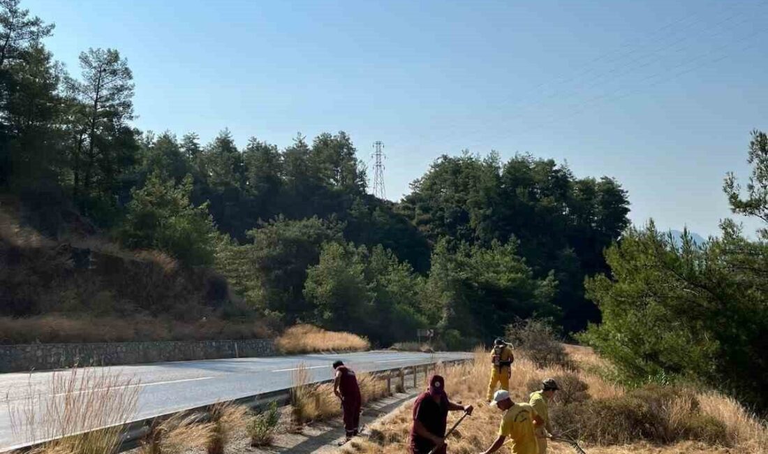 Muğla’nın Marmaris ilçesinde, orman yangınlarına karşı alınan önlemler kapsamında yol