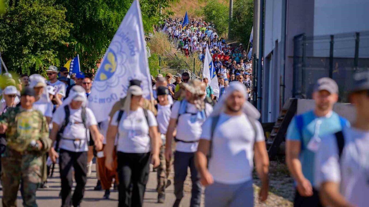 Srebrenitsa Soykırımı’nda hayatını kaybeden 8 binden fazla insanın anısına düzenlenen
