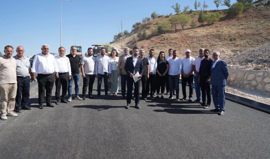 Adıyaman Belediyesi Meclis Üyeleri, gözaltına alınan Adıyaman Belediye Başkanı Abdurrahman