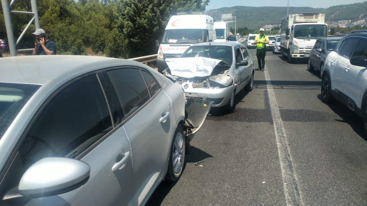 Muğla’nın Menteşe ilçesinde çevre yolu üzerinde meydana gelen trafik kazasında