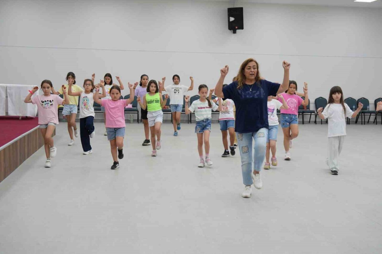 Menteşe Belediyesi’nin her yıl geleneksel olarak açtığı ücretsiz yaz kurslarına,