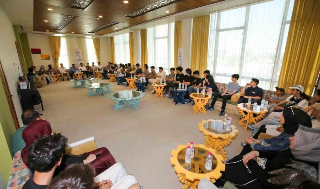 Konya’nın merkez Meram İlçe Belediyesi Gençlik Meclisi, yaz mevsimini sadece