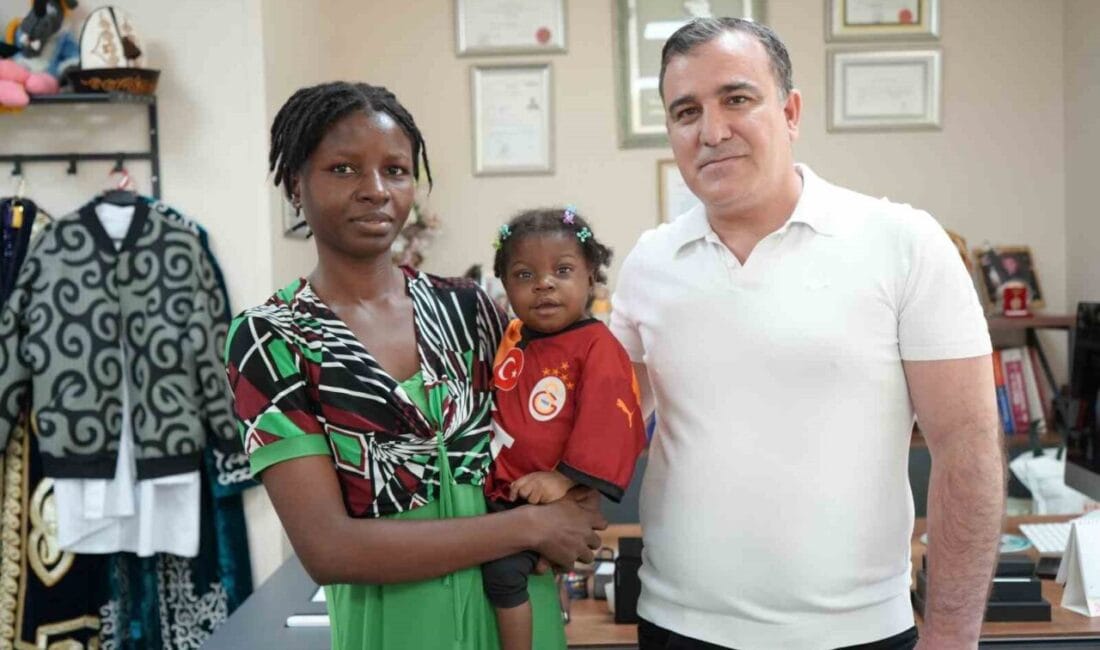 Doğuştan gelen biliyer atrezi (safra kanalı yokluğu) nedeniyle karaciğer yetmezliği