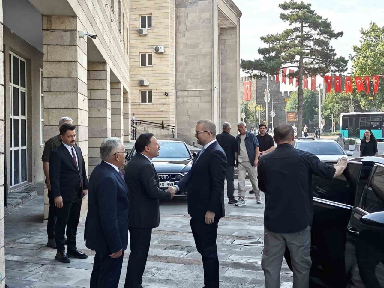Türkiye Cumhuriyeti Merkez Bankası Başkanı Dr. Fatih Karahan, bir dizi
