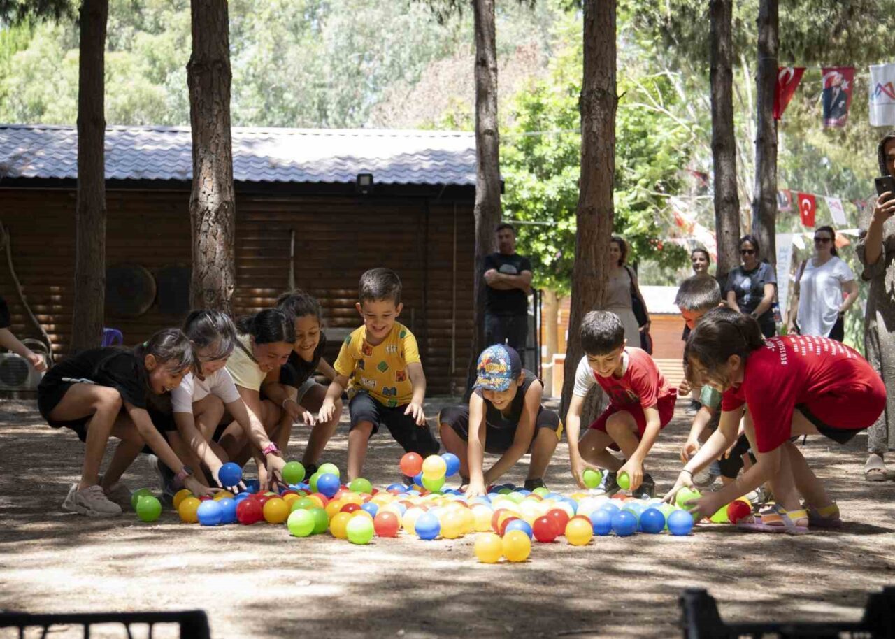 Mersin Büyükşehir Belediyesinin Tarsus Gençlik Kampı’nda düzenlediği ‘Anne-Çocuk Yaz Kampı’,