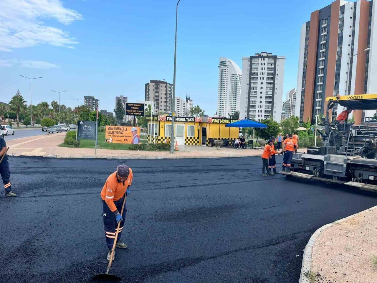 Mersin Büyükşehir Belediyesi, kent genelinde sürdürdüğü yol yenileme çalışmalarına Yenişehir