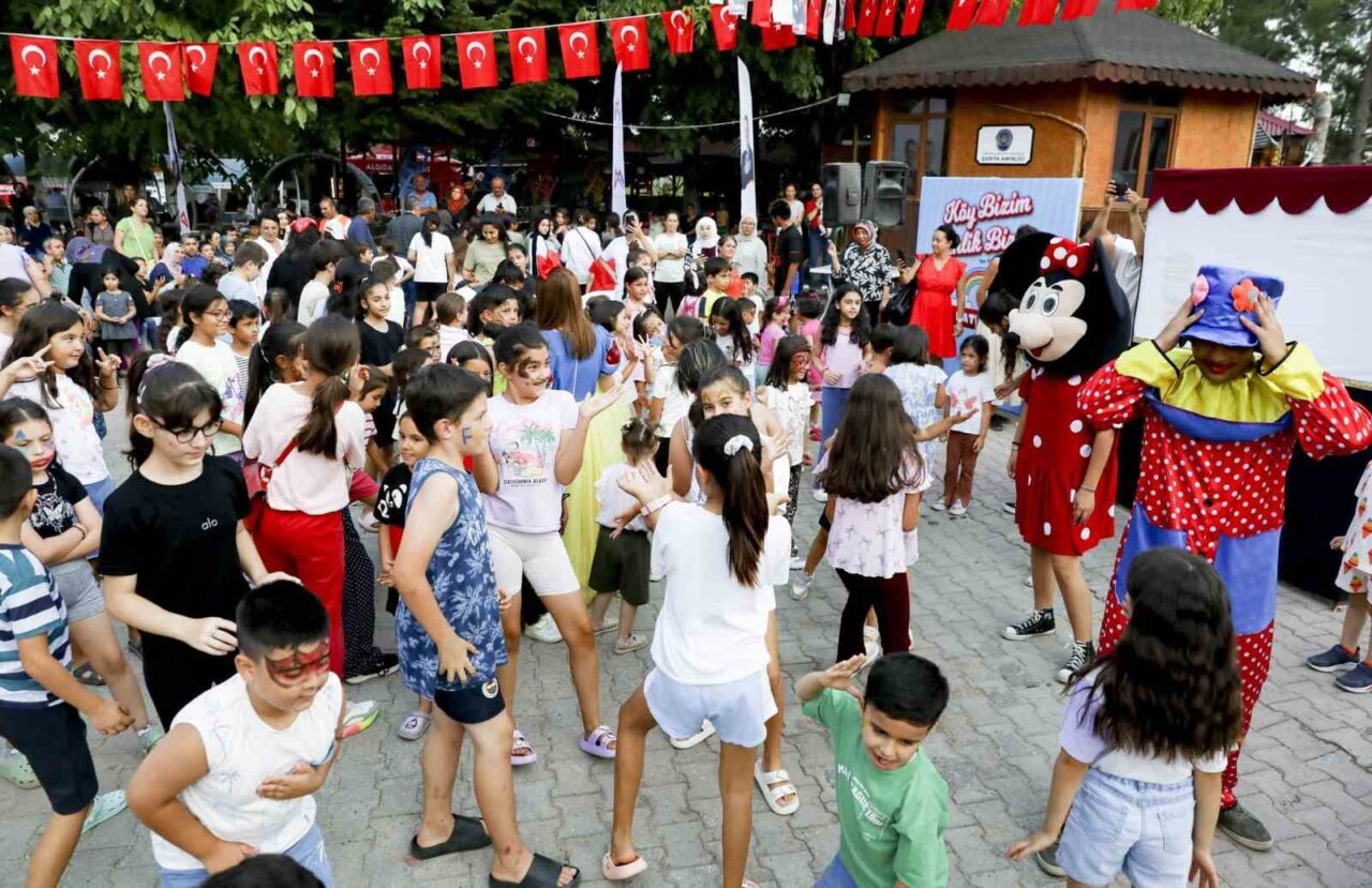 Mersin Büyükşehir Belediyesinin kültür ve sanat dolu gezici şenliği ’Köy