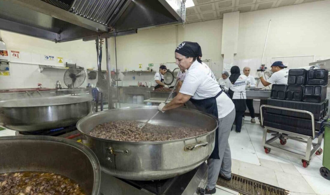 Mersin Büyükşehir Belediyesi, aşhaneler aracılığıyla yaşlı, hasta, engelli ve yemek