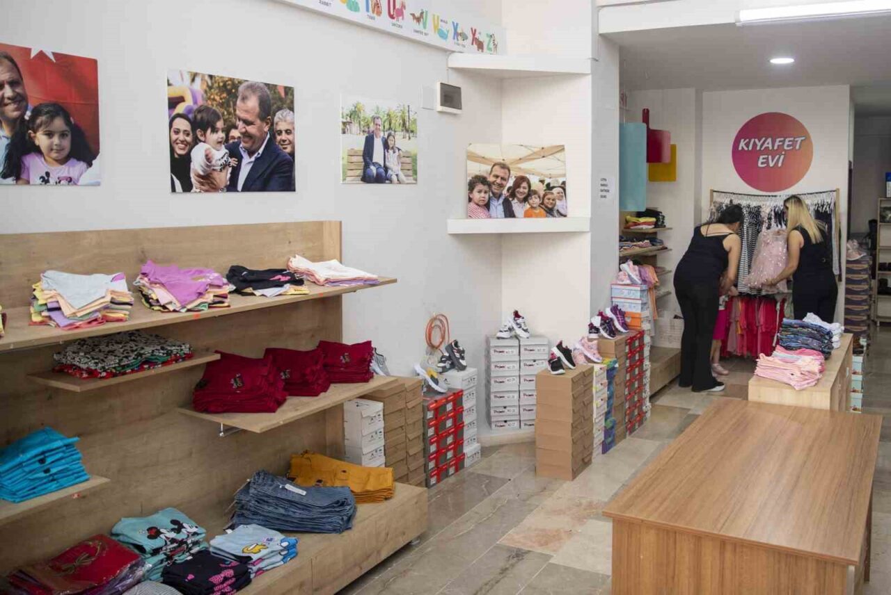 Mersin Büyükşehir Belediyesi’nin hayata geçirdiği ‘Kıyafet Evi’ projesiyle, dar gelirli