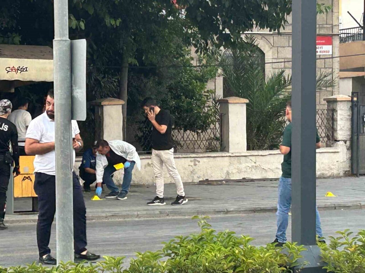 Mersin’in Tarsus ilçesinde polisle çatışan cinayet zanlısı öldürüldü. Olayda bir